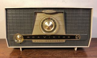 Vintage Rca Victor Filtermic Dual Speaker Am Tube Radio X - 4je Mcm Deco Jetson