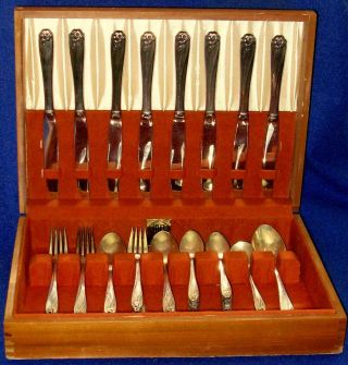 1847 Rogers Bros.  48 Piece 1950s Daffodil Pattern Flatware In Wooden Chest