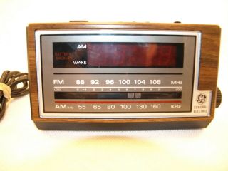 Vintage General Electric Digital AM FM Radio Alarm Clock Model 7 - 4601A 2