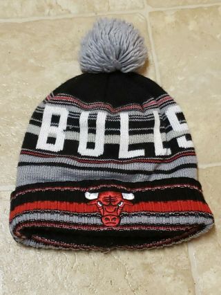 Mitchell & Ness Nba Chicago Bulls Pom Knit Beanie Winter Hat One Size Fits Most