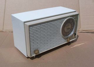 Vintage Zenith X316 X318 AM FM AFC Tabletop Tube Radio White X 316 318 3