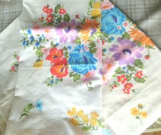 Vintage J.  P.  Stevens & Company Regular Size Pillow Cases Multi - Color Floral