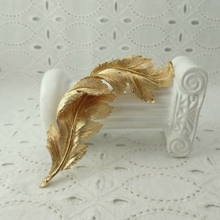 Vintage Coro Pegasus 4 " Brushed Gold Tone Twisted Leaf Pin Brooch