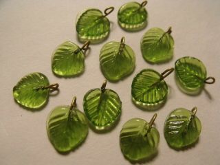 16mm Vintage Green Glass Leaves With Embedded Loop