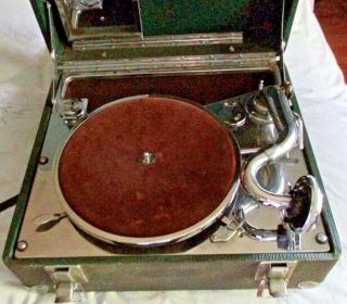 Antique Portable Wind Up Record Player / Phonograph In Case,  Ca.  1920–30