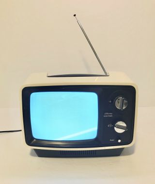 Vintage J.  C.  Penney 685 - 1001 1975 Television