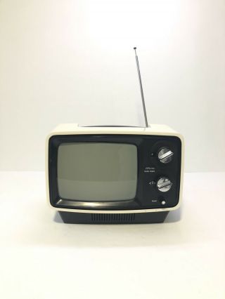 Vintage J.  C.  Penney 685 - 1001 1975 Television 2