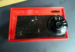 Vintage Admiral transistor radio model 582 red 2