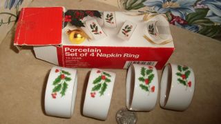 Porcelain Christmas Holly Berry Napkin Rings With Gold Trim Vintage Set Of 4