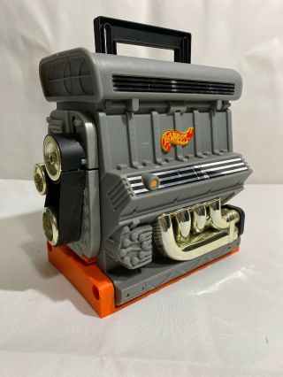 Vintage 1999 Hot Wheels V8 Sto - N - Go Engine Block Car Carrying Case Mattel