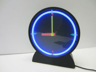 Vtg Radio Shack Neon Black Light Clock Desktop 01a02