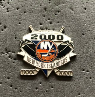 York Islanders Year 2000 Nhl Hockey Pin