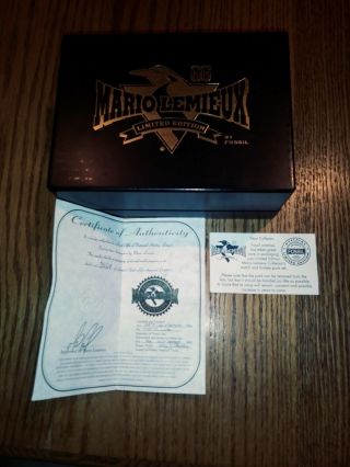 1993 MARIO LEMIEUX PITTSBURGH PENGUINS FOSSIL WATCH SIGNED PUCK LIMITED W/COA 2