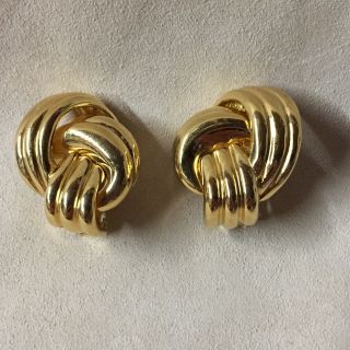 Vintage Ciner Gold Tone Clip On Earrings