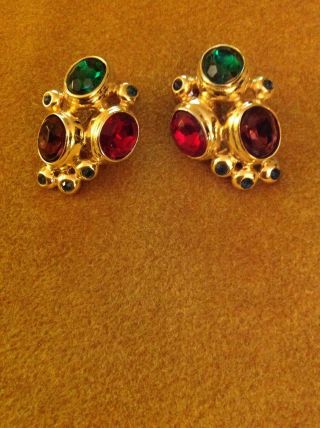 Vintage Estate Gold Tone Red Green Purple Rhinestone Mogul Clip Earrings 2