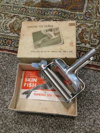 Vintage Townsend Fish Skinner Looks Box And Instructions