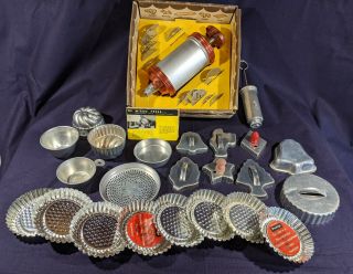 Vintage Mirro Pastry Press Cookie Cutters Decorator Set Box Booklet Tins Moulds