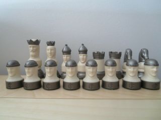 Vintage CRUSADER Plastic Chessmen Set & BOX All Chess Men Complete 2