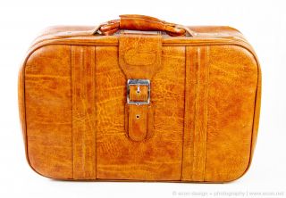 Vintage 1960s Wt Brown Faux Leather 20 " Vinyl Suitcase Luggage Buckle