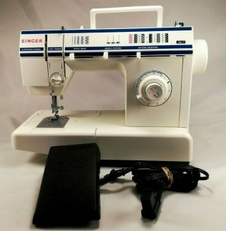 Vintage Singer Merritt Sewing Machine Model 621b With Pedal