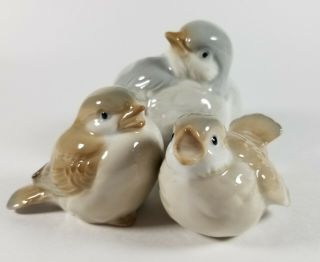Vintage Omc Otagiri Bird Figurines Set Of 3 Sparrows Mother And Babies Porcelain