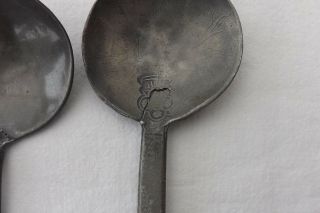 FIVE ANTIQUE PEWTER SPOONS 17TH CENTURY OR EARLIER,  ONE MARKED 336grammes 2
