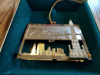 Vintage Marshall Field ' s Chicago Skyline Gold Plated Christmas Ornament 3