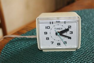 Vintage Timex Alarm Clock Made In Usa Model 7369a