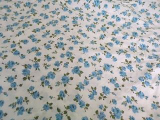 Vtg 60s - 70s Blanket Cover Floral White & Blue 70s Retro 65 " X84 " Zipper Shabby C.