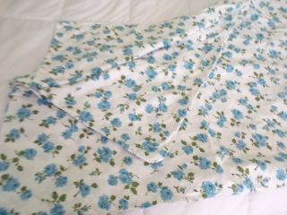 VTG 60s - 70s Blanket Cover Floral White & Blue 70s Retro 65 