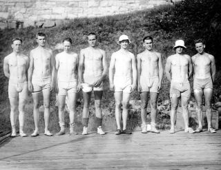 1910 - 1915 Yale Varsity Crew Vintage Old Photo 8.  5 " X 11 "
