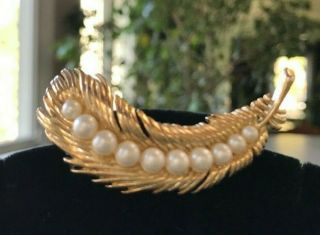 Vintage Crown Trifari Feather Leaf with Faux Pearls Brooch Pin 3