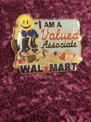 Vintage Walmart Pin - Rare I Am A Valued Associate Smiley