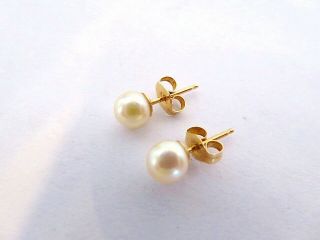 Elegant Vintage Estate 14k Gold 6mm Cultured Pearl Stud Earrings