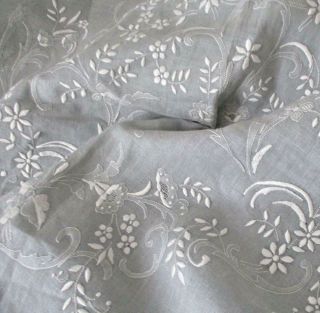 Vintage Madeira Dove Grey Linen Hand Embroidered Tablecloth Shadow Work 12 Naps