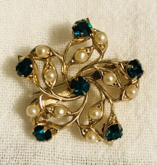 Vintage Coro Pin/brooch With Faux Pearls And Green Rhinestones Gold Tone