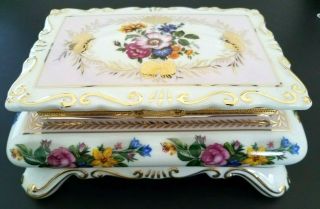 Sorelle Vintage Large Pink/white Porcelain Jewelry/trinket Box - Gold Trim Flowers