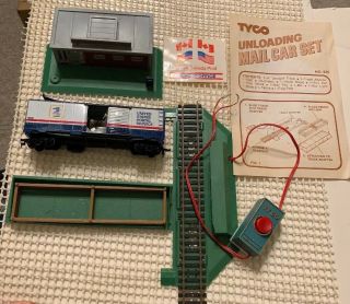 Vintage Tyco No.  920 Ho Scale Usps Unloading Mail Train Car Set With Boxes