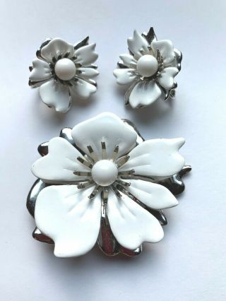 Vintage Sarah Coventry White Enamel Flower Pin And Earrings Set Silver Leaves