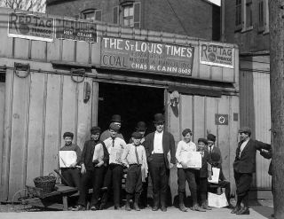 1910 St Louis Times Newsboys,  St Louis,  Missouri Vintage Old Photo 8.  5 " X 11 "