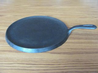 Vintage 9y Unmarked Wagner Ware 10 1/4 " Cast Iron Griddle Usa
