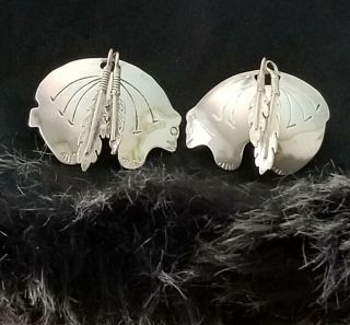 Vintage.  925 Sterling Silver Zuni Bear Native American Feather Earrings Jewelry