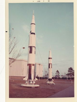 Dc1 Vintage Photo 3x5 - Nasa Space Program Jan.  1969 Saturn V Rockets Scale 1/10