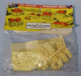 Vintage Airfix 00 Gauge Pack Trackside Series No.  3 Service Station
