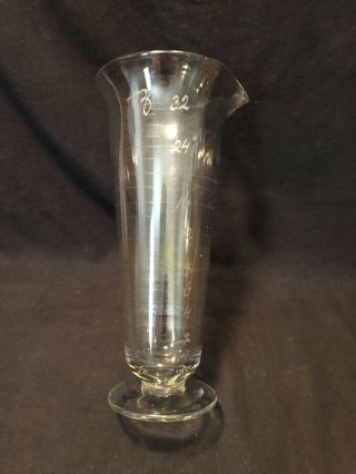 Vtg Glass Lab/chemistry Beaker Pour Spout 32 Ounce Footed Base