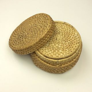 Set of 6 Vintage Wicker Rattan Coasters with Woven Basket Holder 2