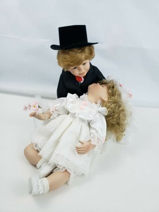 Vtg Collectibles Porcelain Head Wedding Baby Dolls Bride & Groom Kissing Dolls