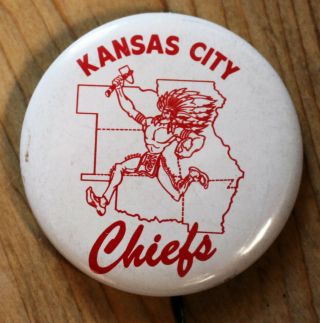 Vintage 1970s ? Kansas City Chiefs 1.  75 Inch Pin Back Button Indian