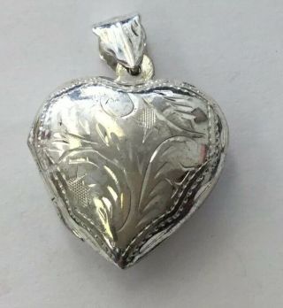Vintage Sterling Silver 925 Etched Heart Locket Pendant Fm53