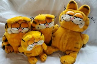 4 Vintage 1978,  1981 Garfield These Are The Plush Stuffed Animals